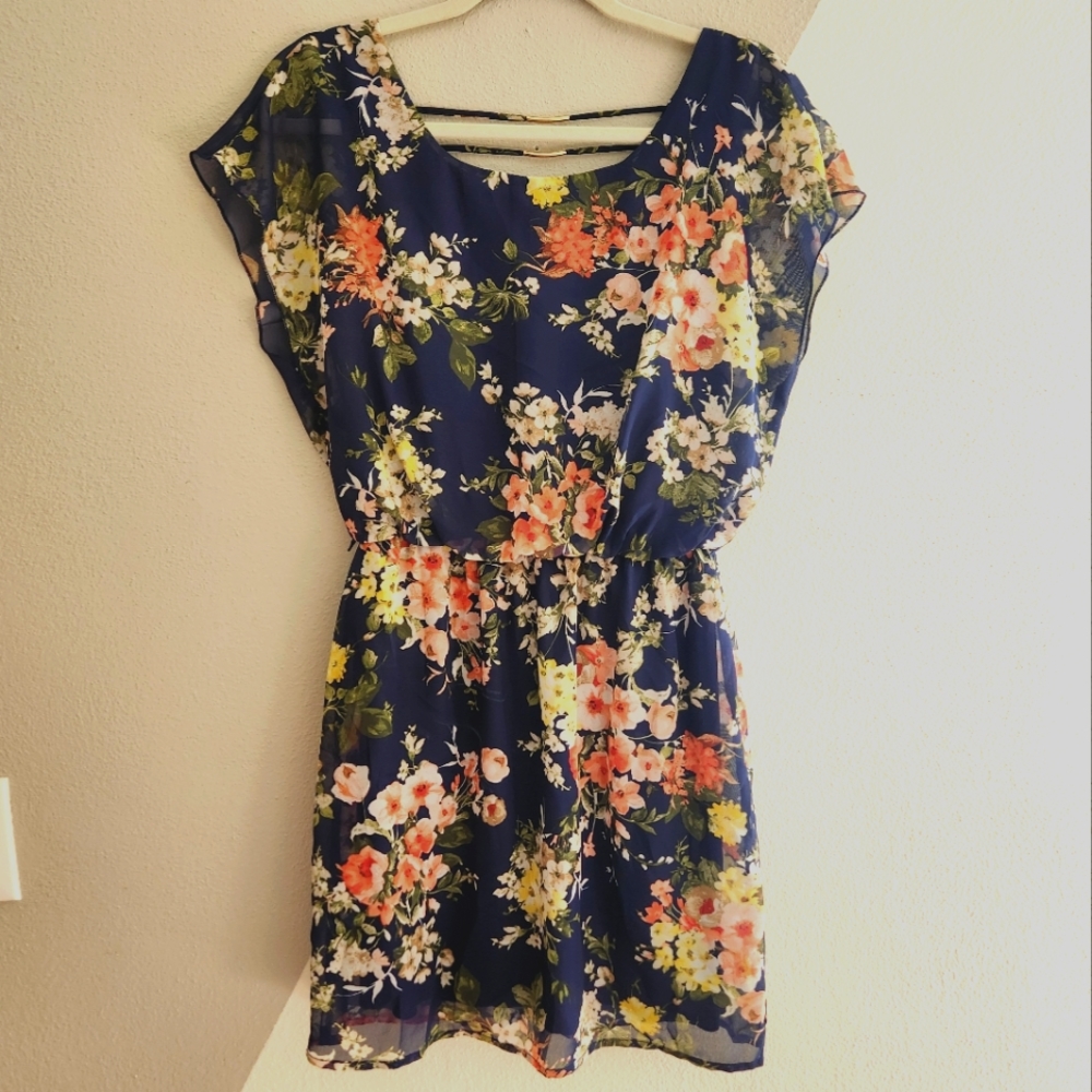 City Triangles blouson dolman strappy mini dress M